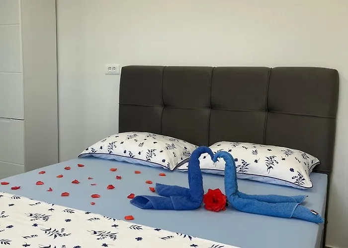 דירה Fjaka